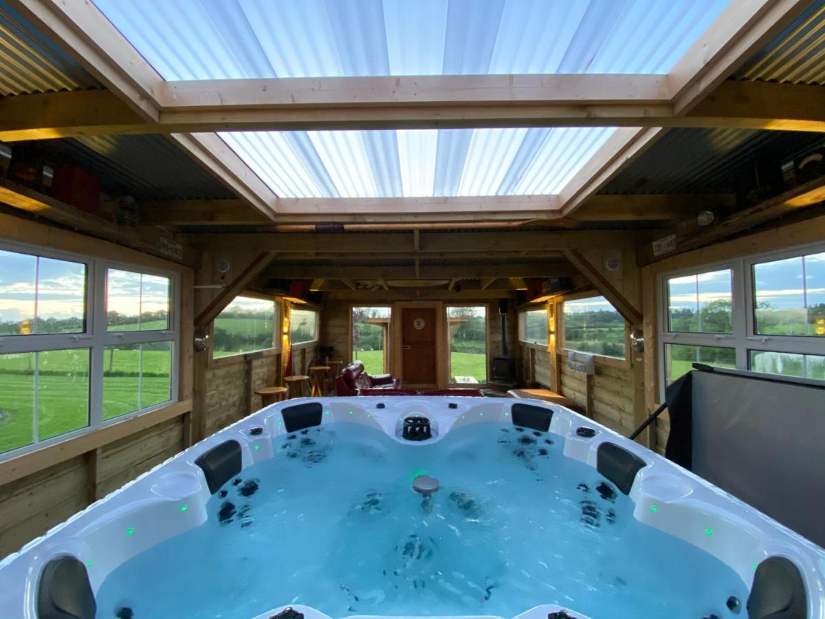 Sleeps 12 Hot Tub Sauna Cinema Pets Welcome エニスキリン エクステリア 写真