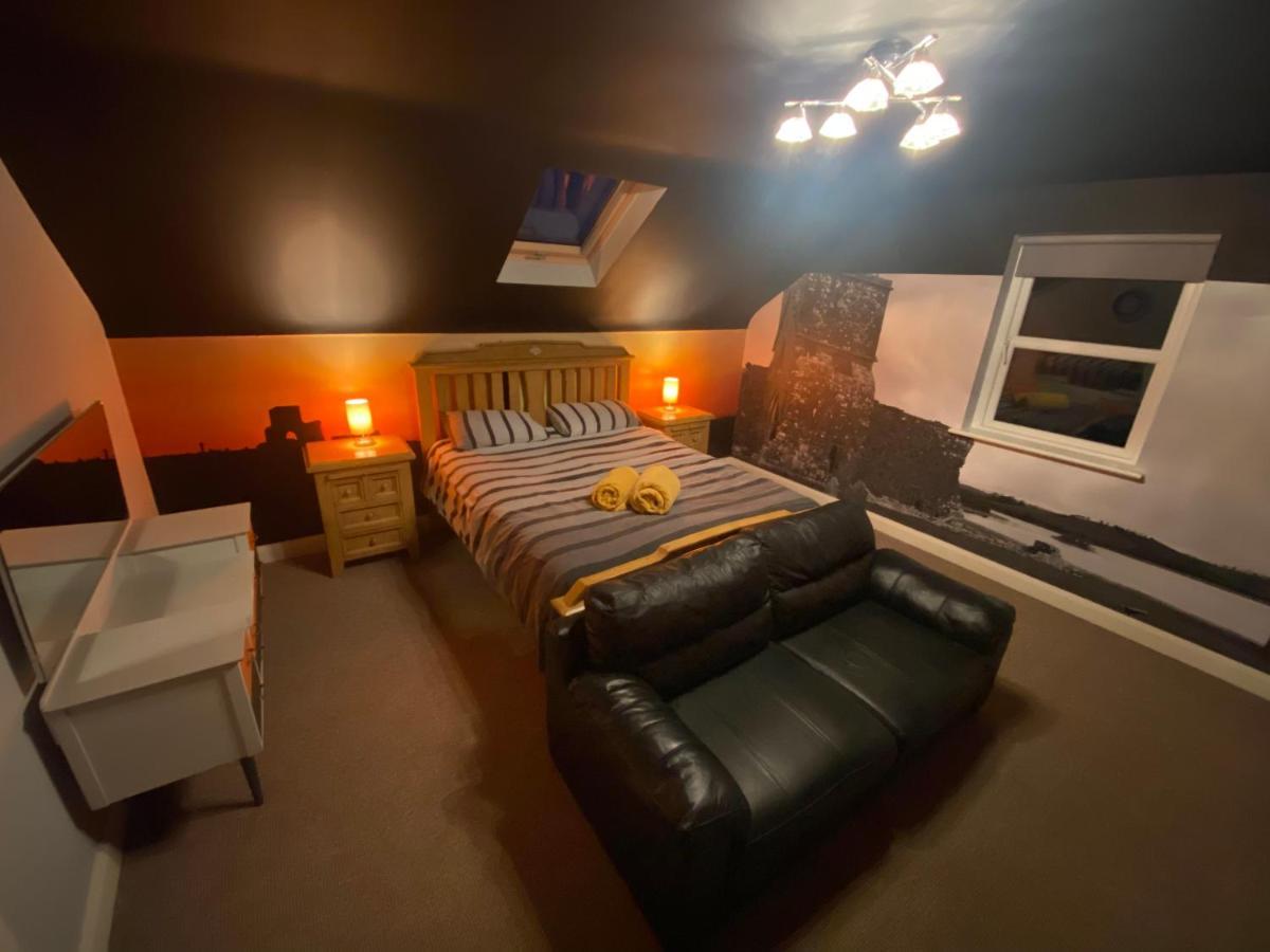 Sleeps 12 Hot Tub Sauna Cinema Pets Welcome エニスキリン エクステリア 写真