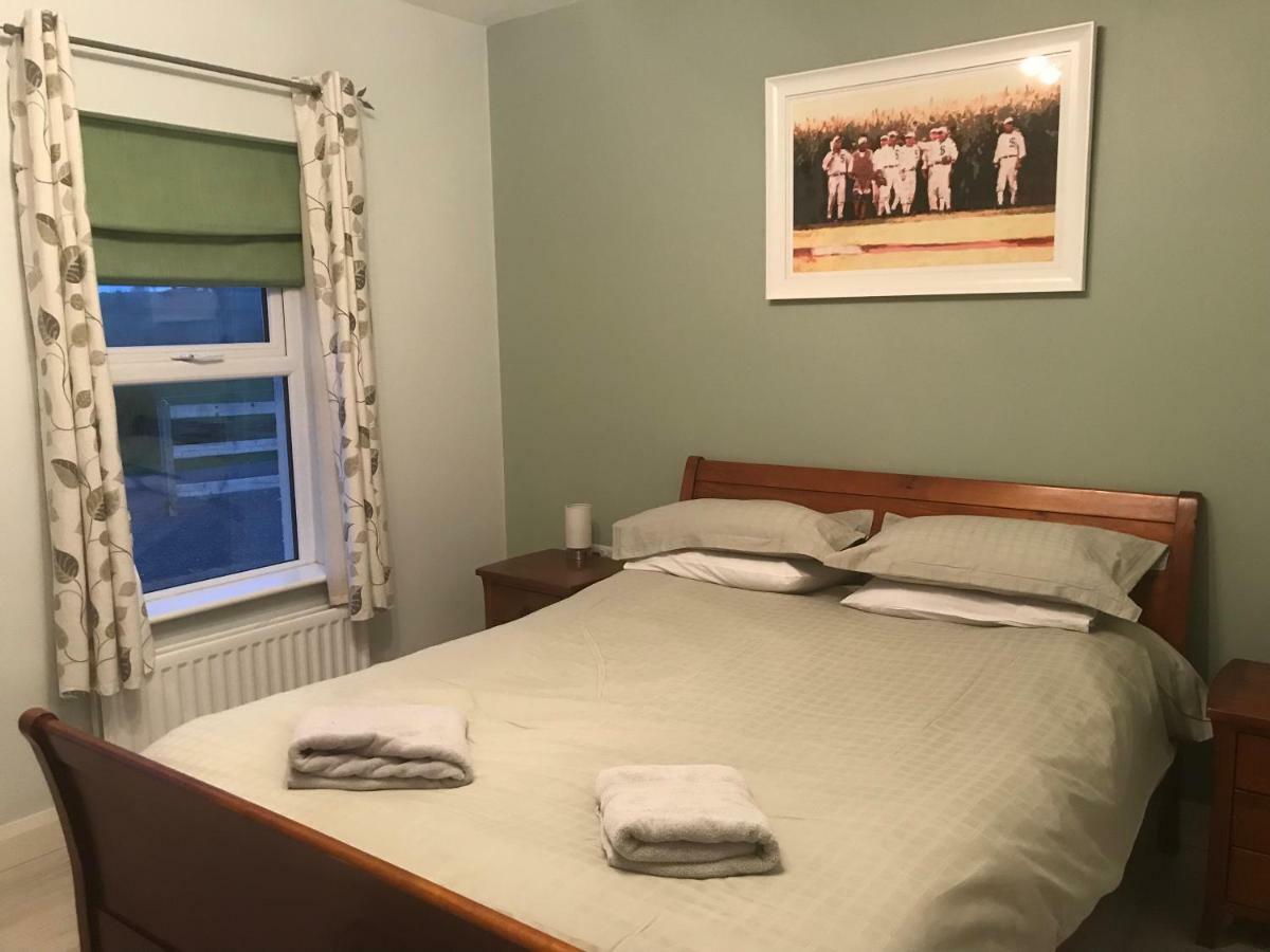 Sleeps 12 Hot Tub Sauna Cinema Pets Welcome エニスキリン エクステリア 写真
